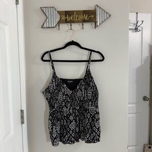 Old Navy Black and White Graphic Camisole